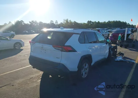 2021 Toyota Rav4 Xle из США, поврежденный, VIN 2T3W1RFV3MC109750